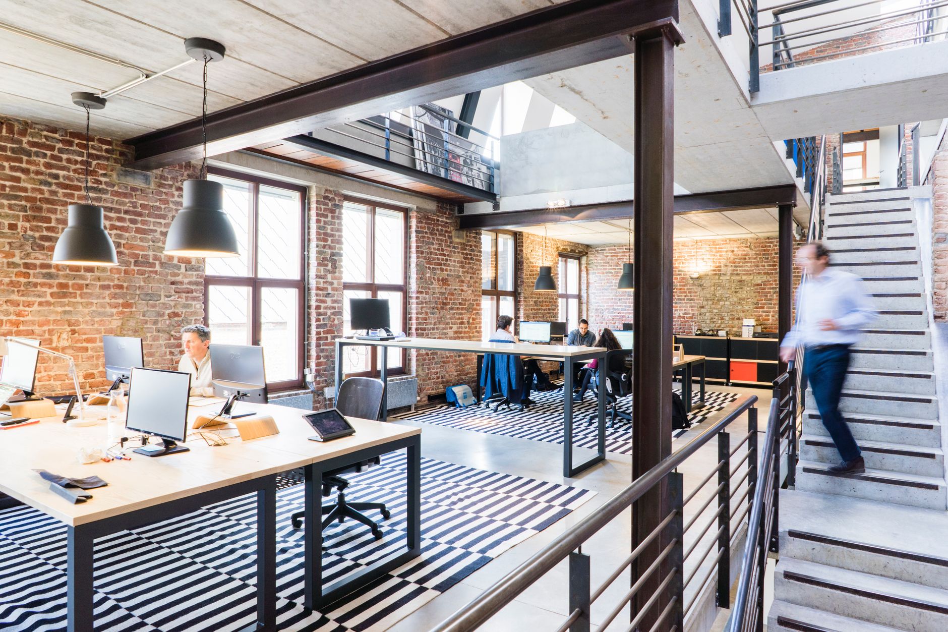Spacious and stylish open-plan office with loft and industri